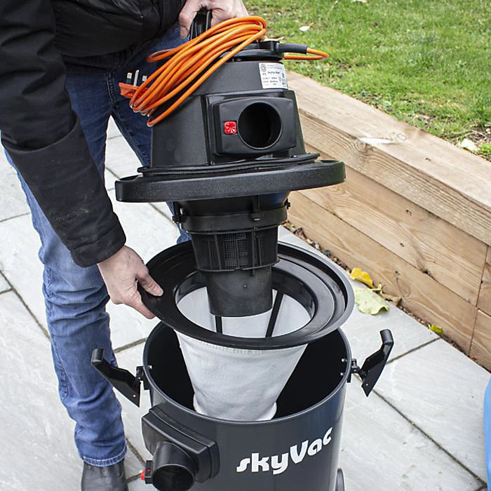 skyVac® Supercharged Mighty Atom Gutter Vacuum Kit